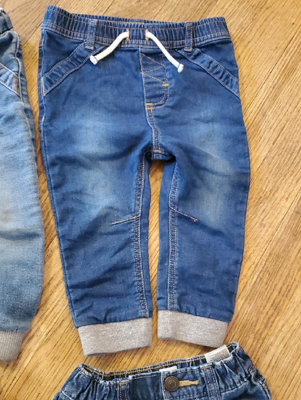 Cat & Jack Boys Blue Denim Jogger & Jeans Set - Picture 5 of 13